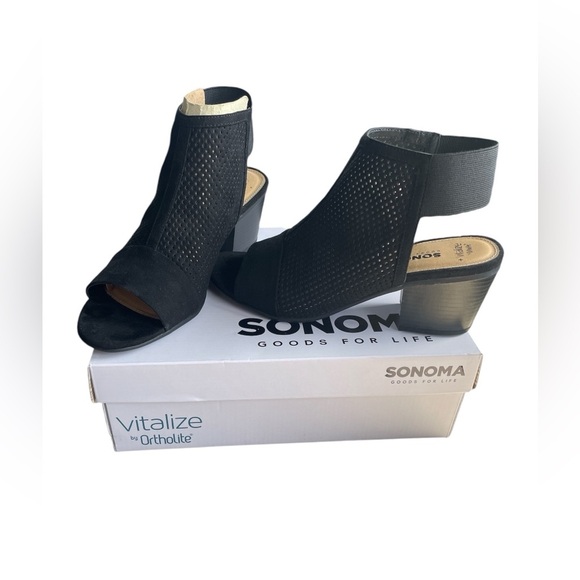 NEW IN BOX Sonoma Hostel Black Perforated Peep Toe Booties, Size 10 - Picture 2 of 9